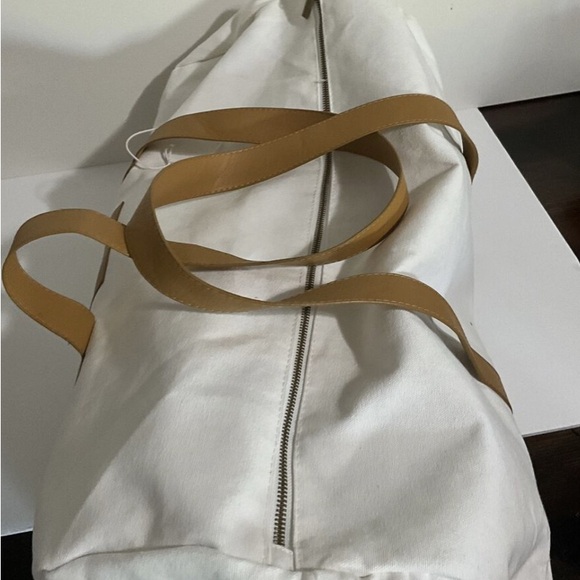 NEW COZY EARTH CANVAS ZIPPERED DUFFLE BAG - Picture 2 of 3